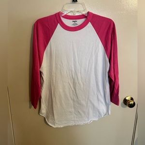Rawlings women’s baseball tee